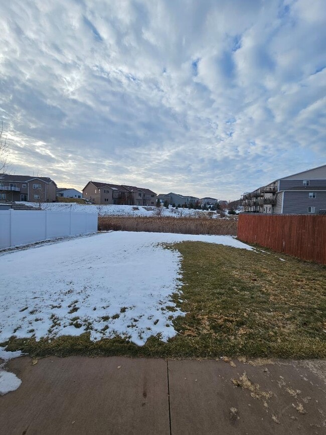 Building Photo - 949 Madison Ln