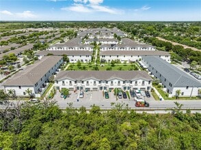 Building Photo - 1150 SW 6th Ave