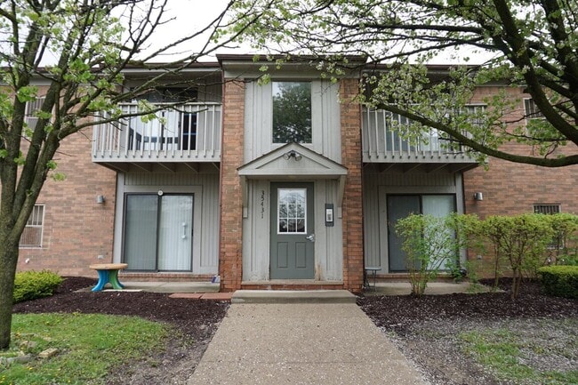 Building Photo - 35431 Hickory Woods Dr