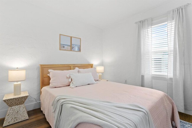 Building Photo - 13304 2nd St E