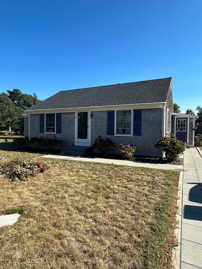 Building Photo - Dennis Port 2 bedroom Ranch