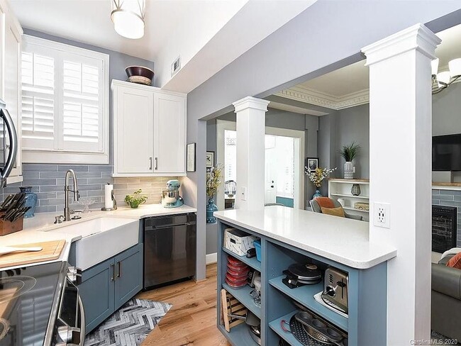 Building Photo - 2501 Roswell Ave