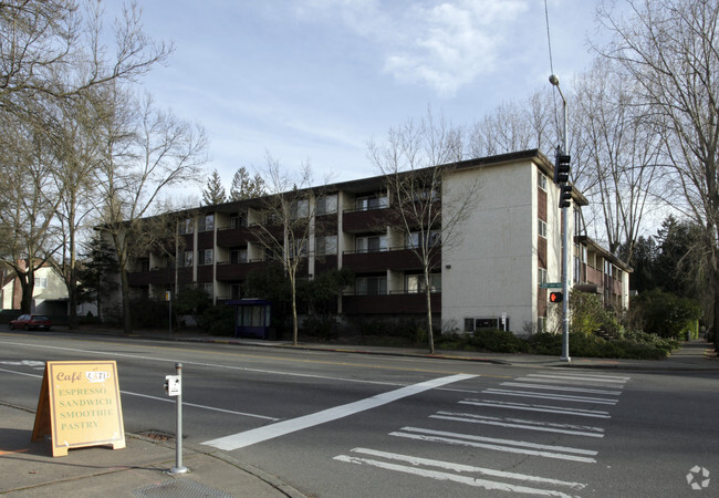 Primary Photo - Cottonwood Apartments