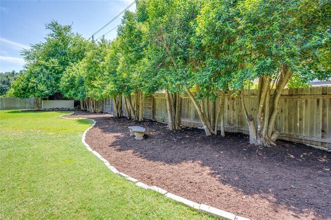 Building Photo - 6506 Harrogate Dr