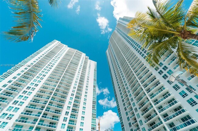 Building Photo - 951 Brickell Ave