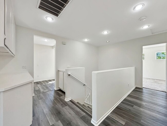 Building Photo - Beautiful 5BD/3BA House in Otay Ranch W/ W...