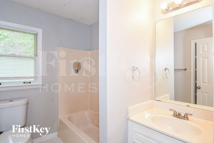 Building Photo - 155 Sweetwater Creek Cove