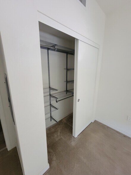 Building Photo - 12655 Bluff Creek Dr