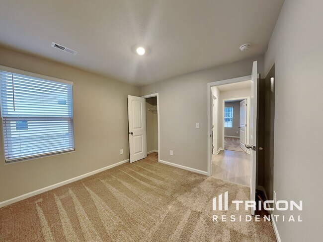 Building Photo - 59 Ivy Bank Dr