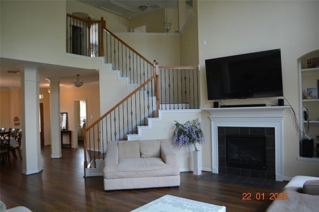 Building Photo - 8307 Red Rooster Ln