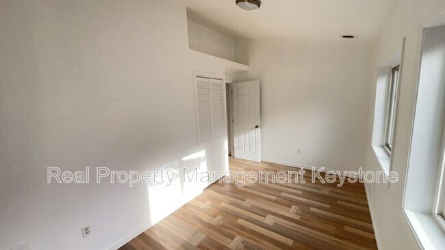 Building Photo - 1715 Larkins Wy