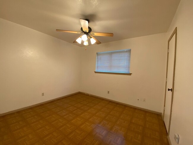 Building Photo - Great location!! Dont miss this 3 Bed house with rent below $1500!
