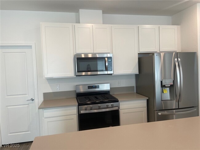 Building Photo - 5749 Avondale Rise Wy