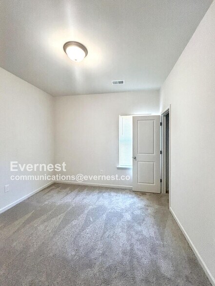 Building Photo - 523 E Robinson St