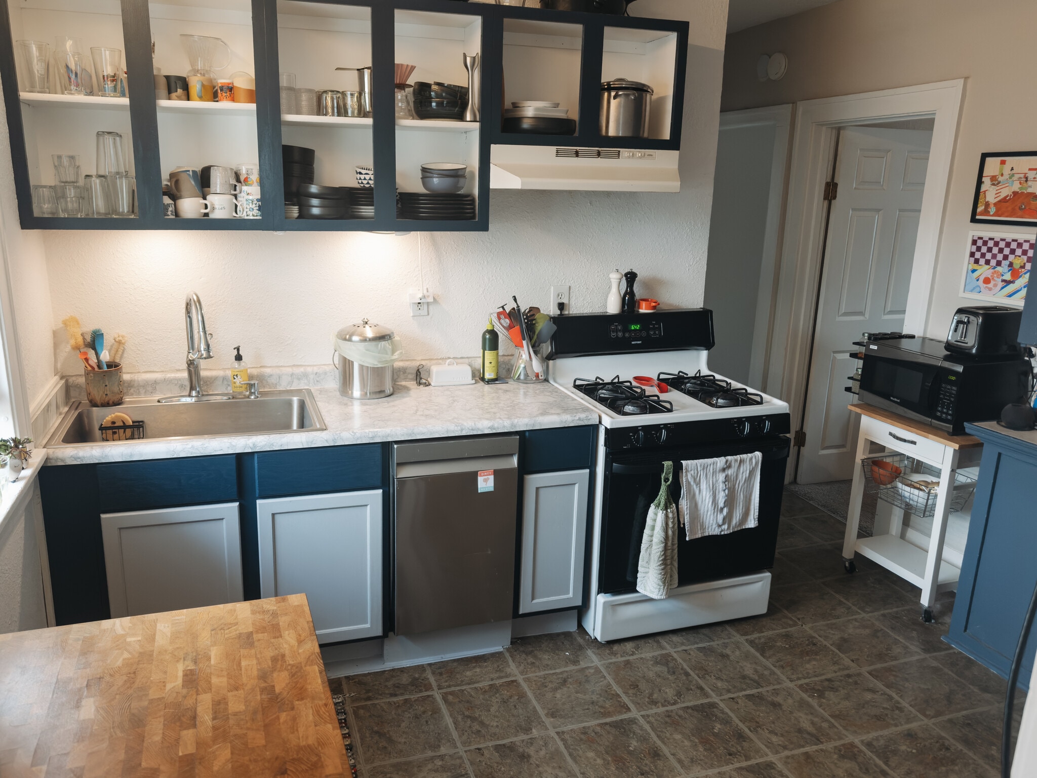 Kitchen - 4133 Portland Ave