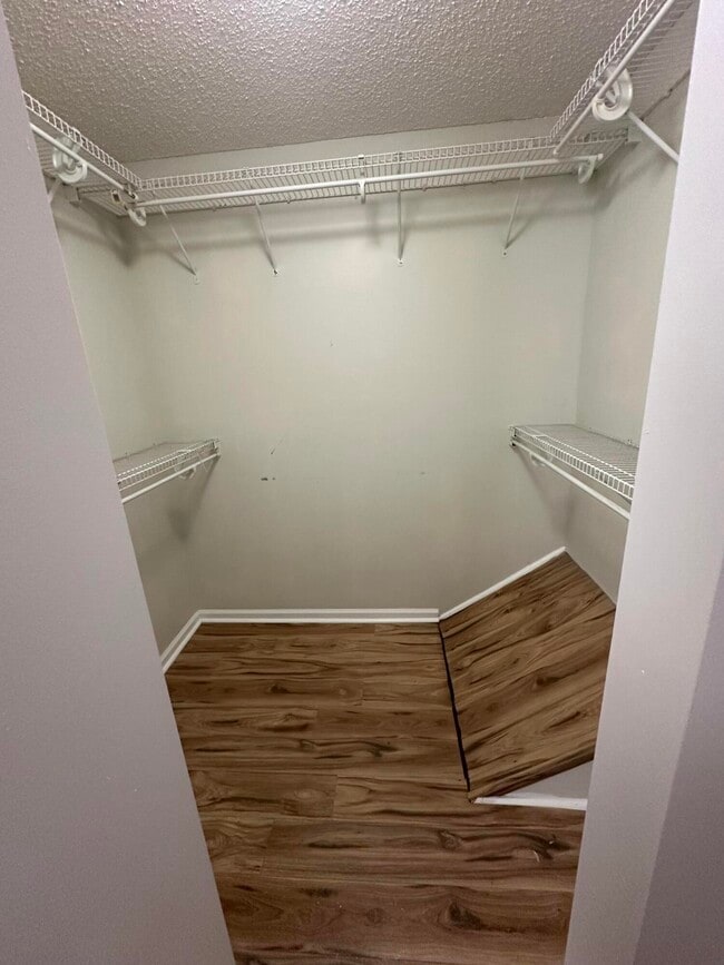 Building Photo - 6856 Mill Brook Pl