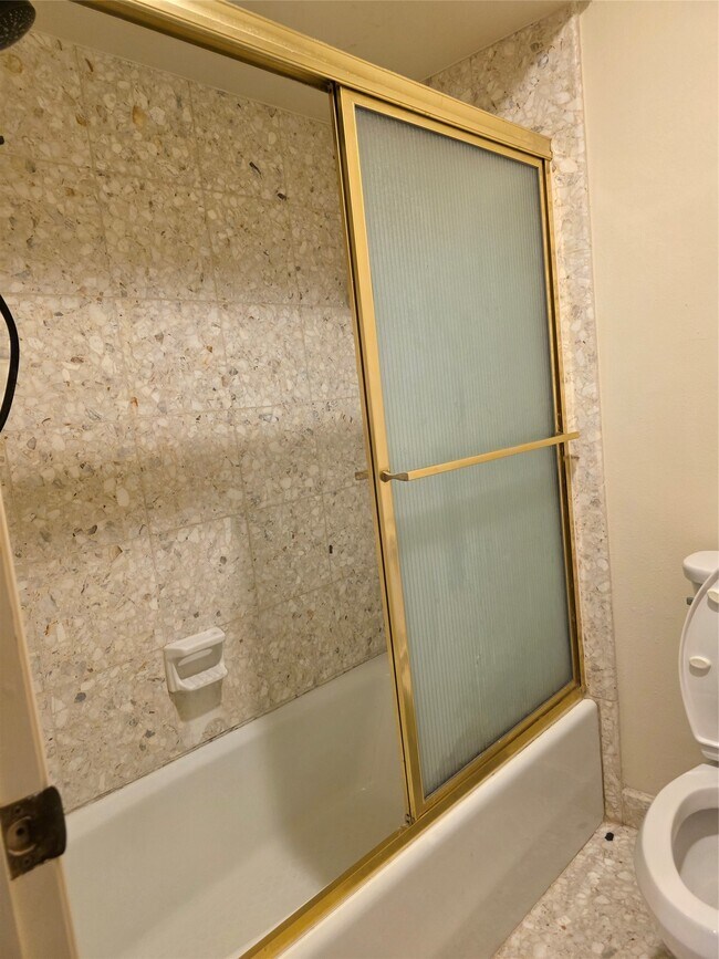 Building Photo - 406 Fox Briar Ln