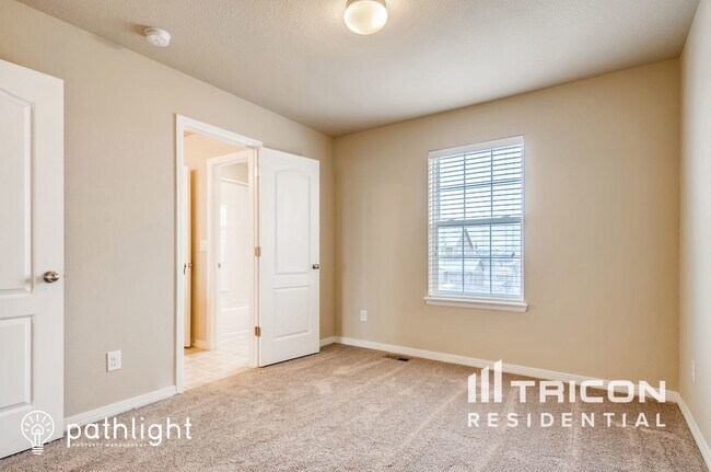 Building Photo - 161 N Newbern Way