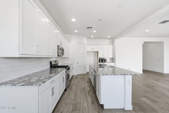 Building Photo - 204 E Taurus Pl