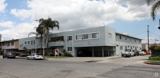 Primary Photo - Regency Park Apartments