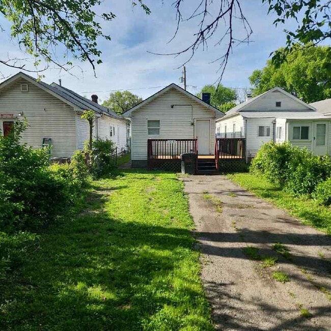 Building Photo - 1415 Longfield Ave