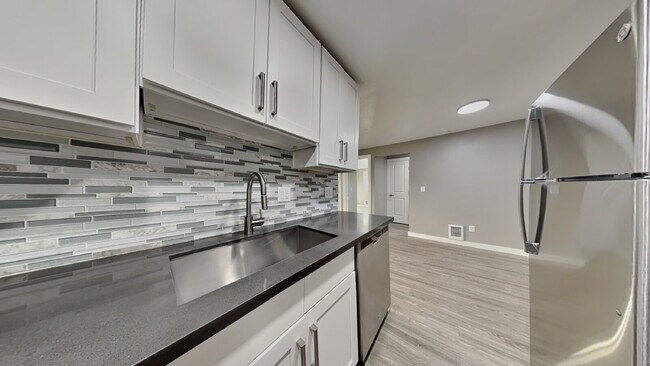 Building Photo - 1105 S Woodlawn St