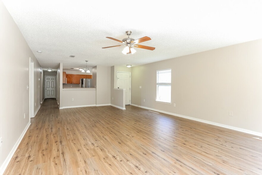 Building Photo - 7910 Cherry Blossom Dr S