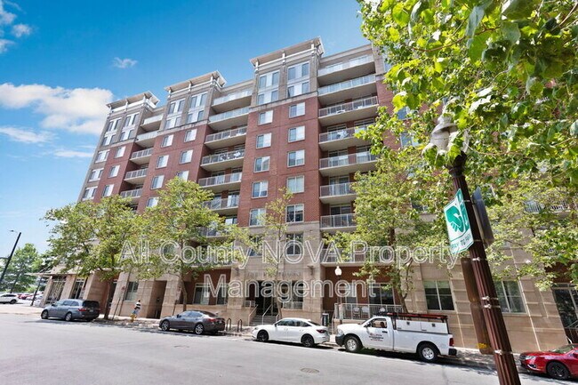 Building Photo - 820 N Pollard St