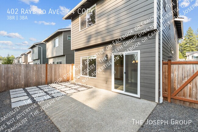 Building Photo - 402 Raybird Ave