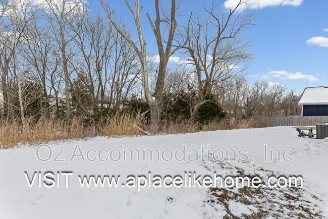 Building Photo - 217 McGee St