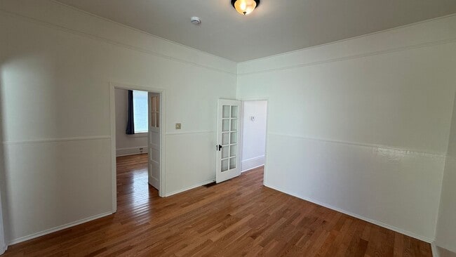 Building Photo - Epic REA - Expansive 2BD/ 1BA with Huge Garage in the Outer Mission