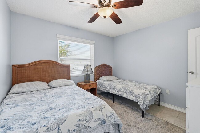 Building Photo - 337 S McMullen Booth Rd
