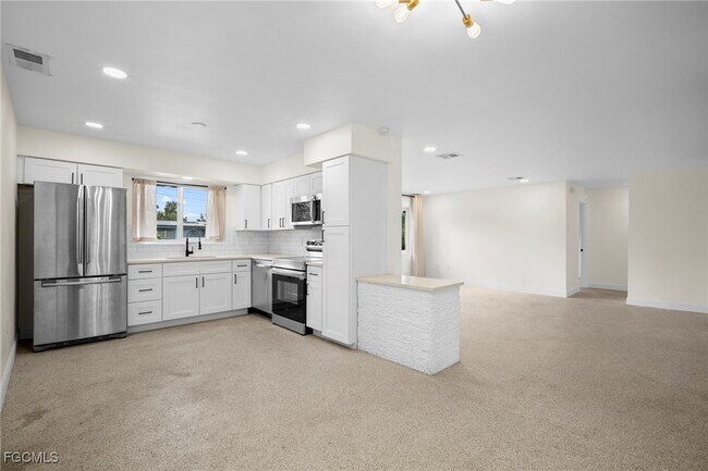 Building Photo - 4261 Lagg Ave