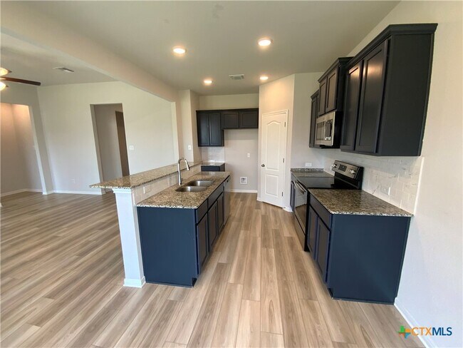 Building Photo - 2212 Clove Ct