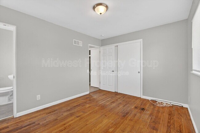 Building Photo - 2228 Duchess Dr