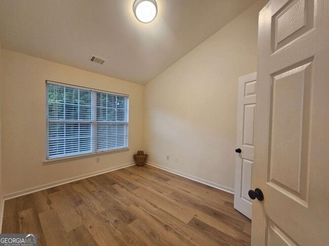Building Photo - 619 Kenridge Way
