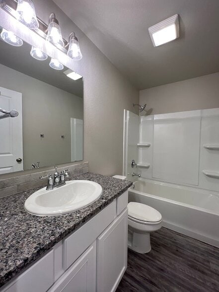 Building Photo - 7108 E County Rd 99