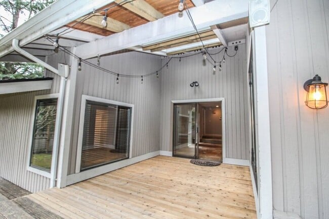 Building Photo - 14725 28th Dr SE