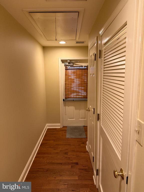 Building Photo - 15 W Central Ave