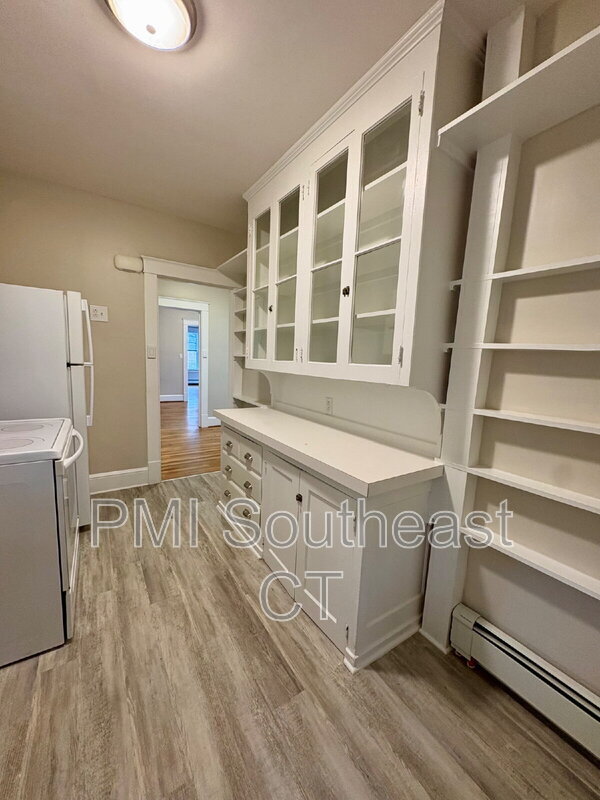 Building Photo - 640 Williams St