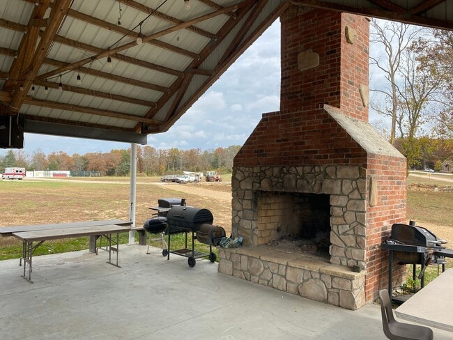 Building Photo - 22474-224D2 Restful Ln