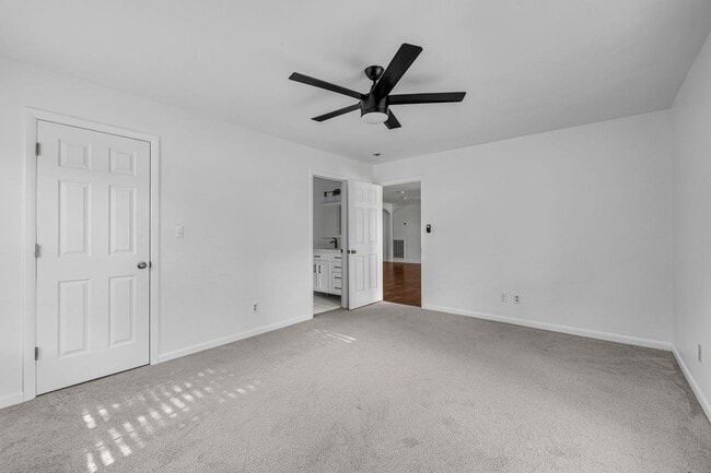 Building Photo - 4861 Bethesda Rd