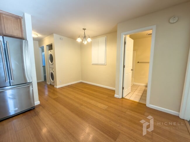 Building Photo - MOVE IN SPECIAL $300 OFF FIRST MONTHS RENT