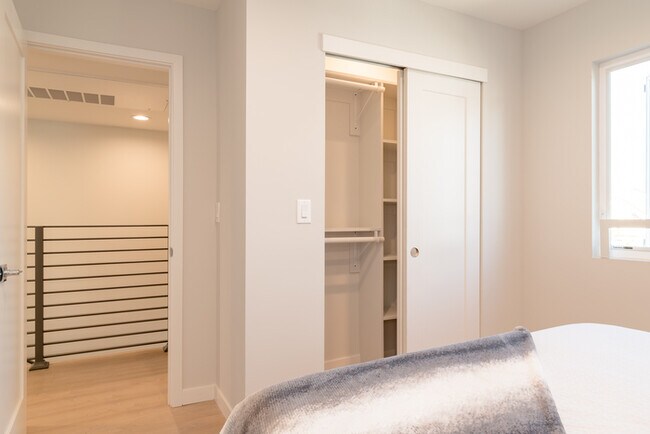 Building Photo - Two Bedroom Town Home-style Like Near NoHo...