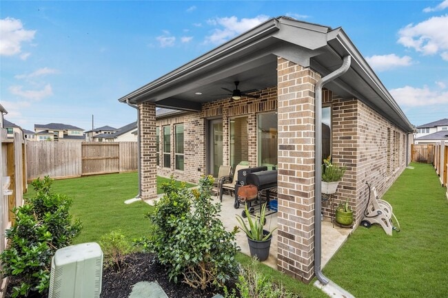 Building Photo - 31243 Riley Hts Dr