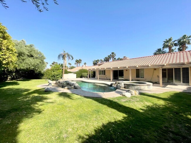 Building Photo - COMING SOON!!! GORGEOUS 3 Bedroom/2.5 Bathroom POOL Home Oasis Awaits in Regency Estates!!