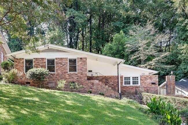 Building Photo - 799 Marstevan Dr NE