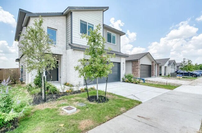 Building Photo - 1124 Amistad Loop