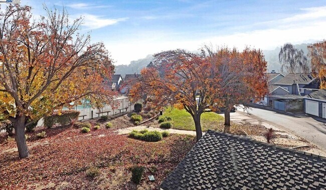 Building Photo - 7595 Canyon Meadows Cir