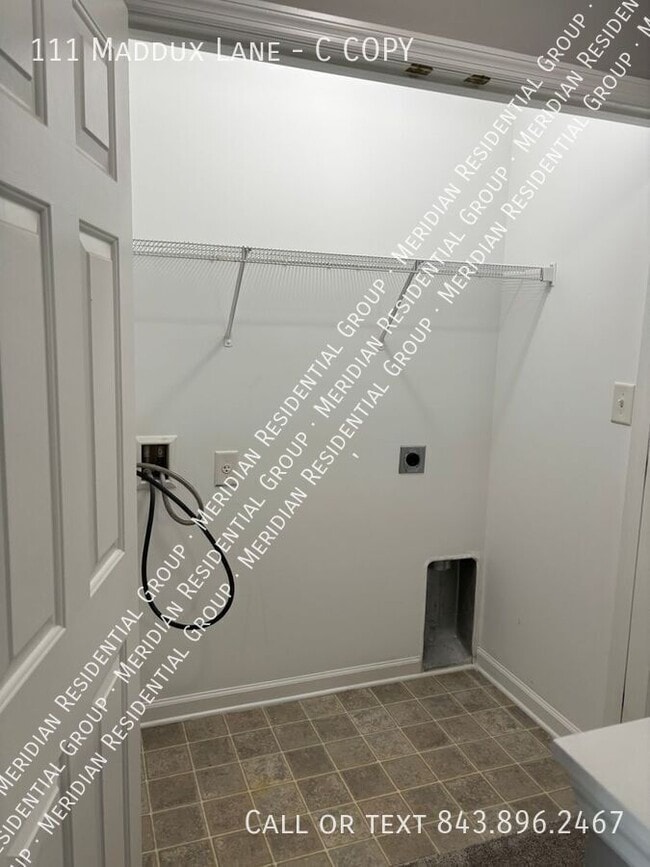 Building Photo - 111 Maddux Ln